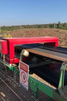 Tunelový detektor kovů METRON 05 D – ochrana drtiče vápence