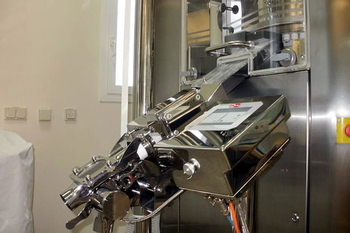 Detektor kovů PHARMATRON 07 HQ – kontrola tablet ve farmaceutickém průmyslu