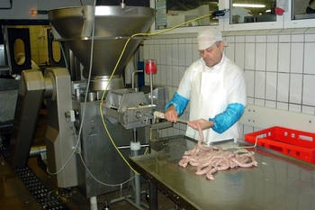 Mobilní potrubní detektor kovů MEATLINE 07 – kontrola masných výrobků v potravinářství
